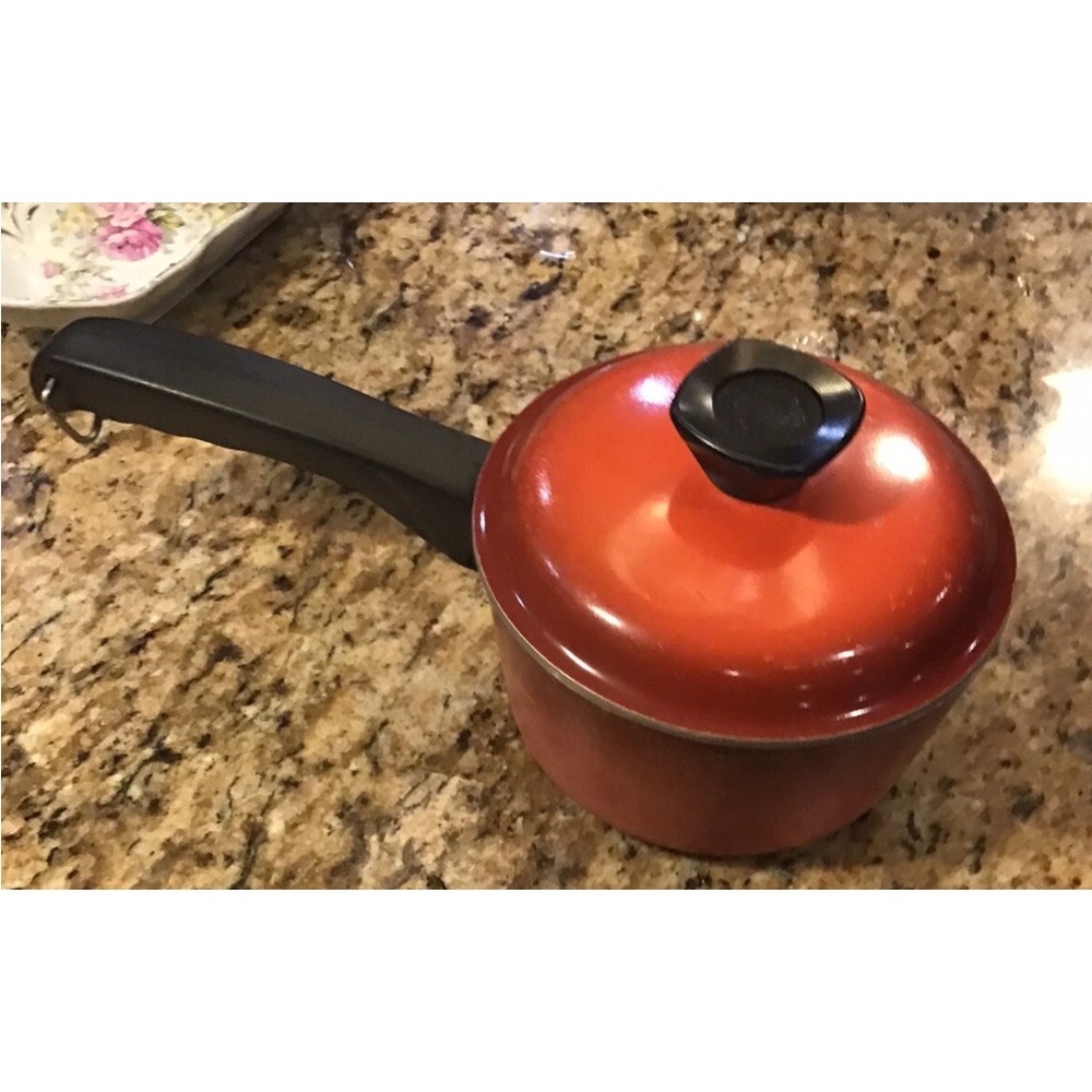 1 Qt Club  6” Across Sauce Pot and Lid Vintage Red Small Cooker GUC Cook Ware